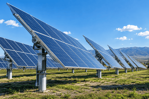 Gear motor application in solar tracking systems